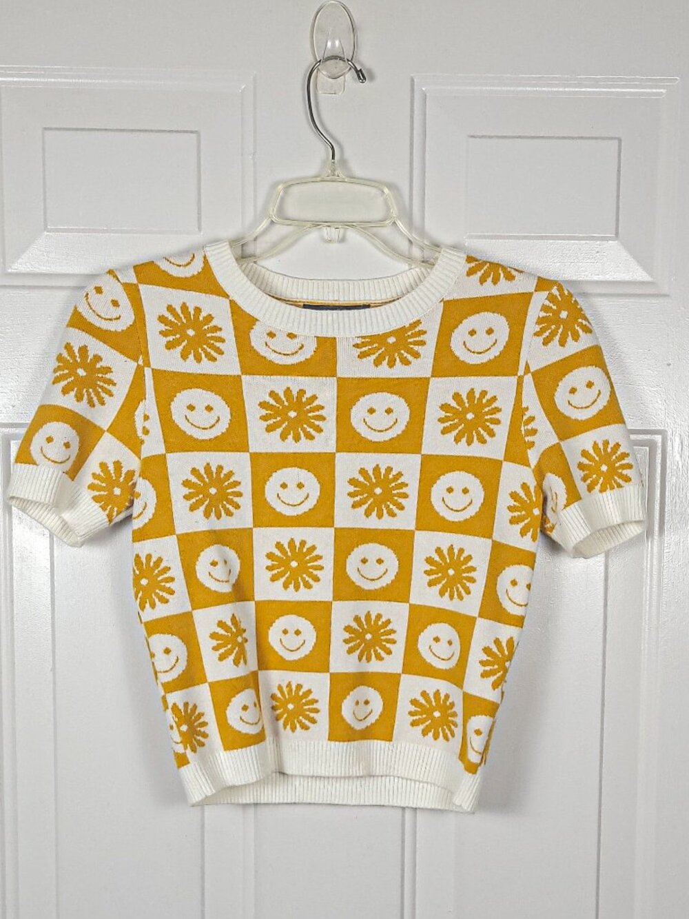 forever 21 smiley face sweater